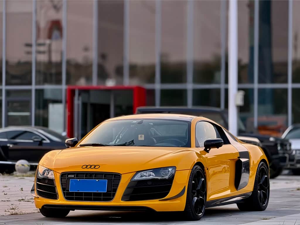Audi R8