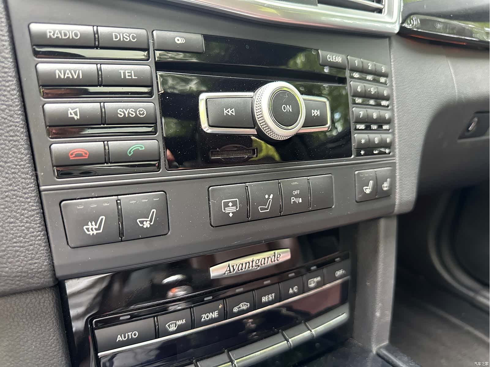 Mercedes-Benz E-Class, 2012 34