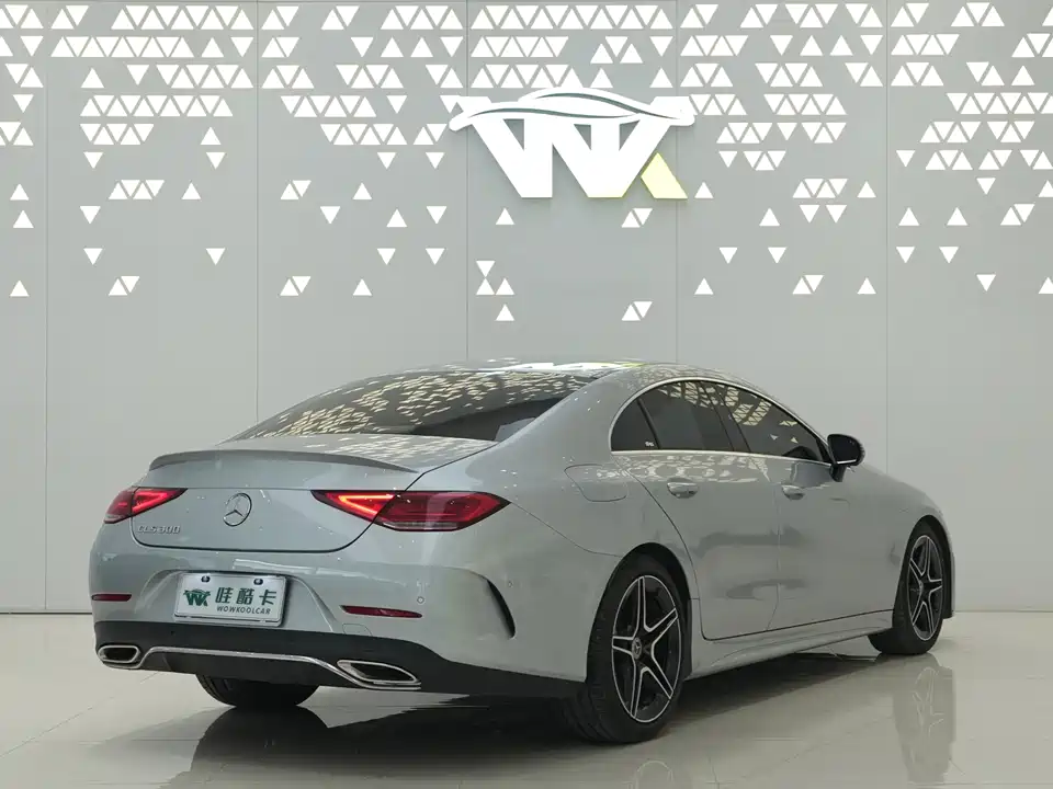 Mercedes-Benz CLS Mercedes-Benz CLS
