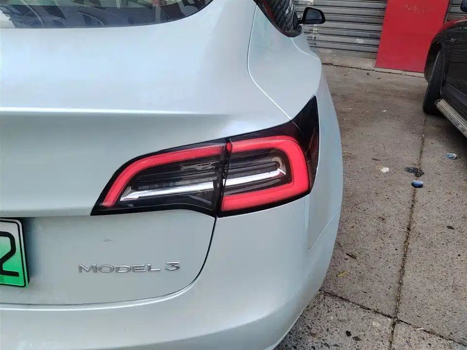 Tesla Model 3 Tesla Model 3