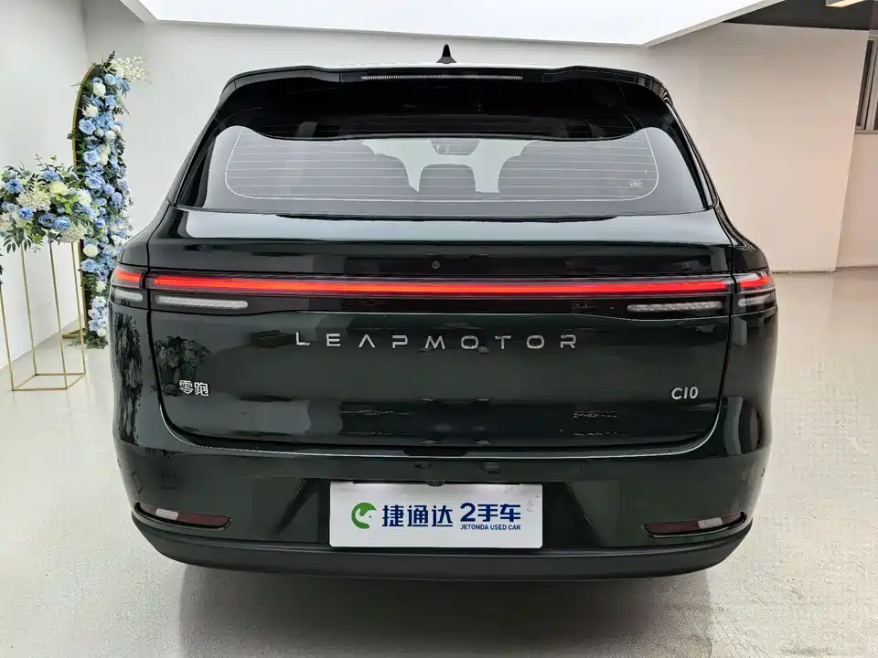 Leapmotor C10