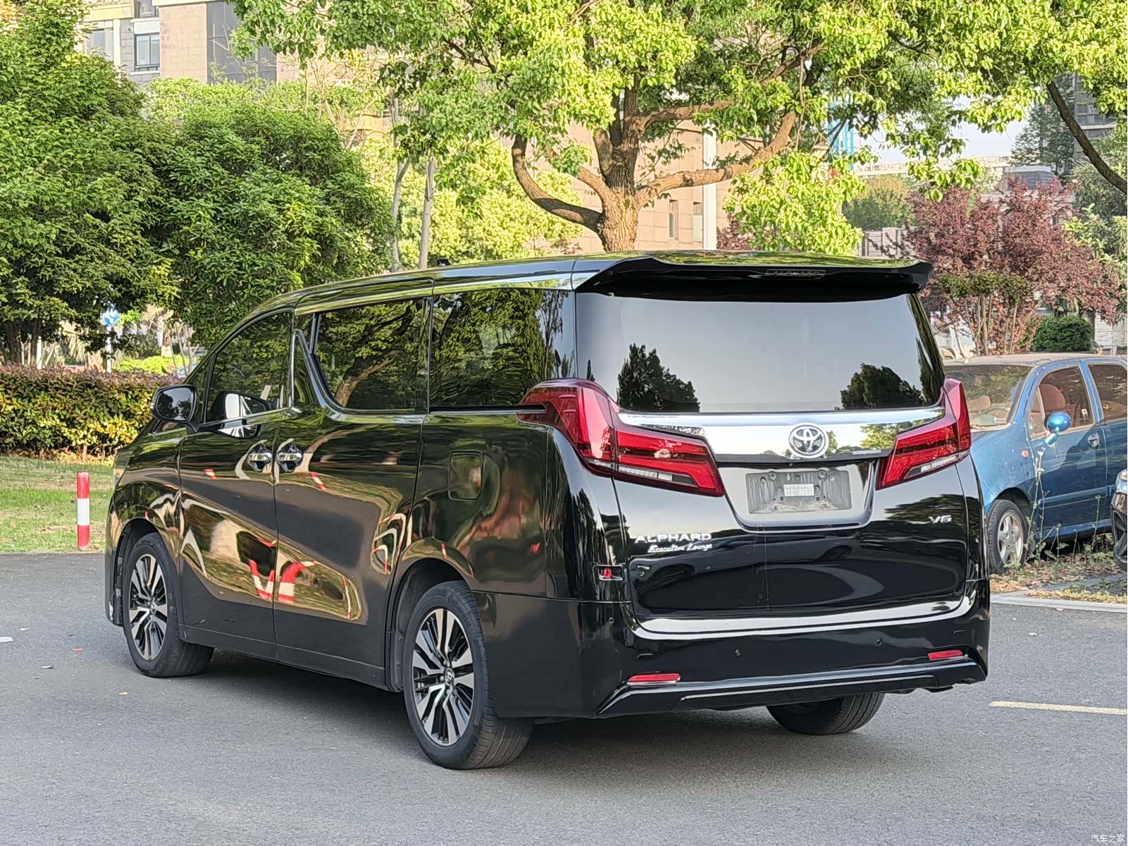 Toyota Alphard, 2019 все фото