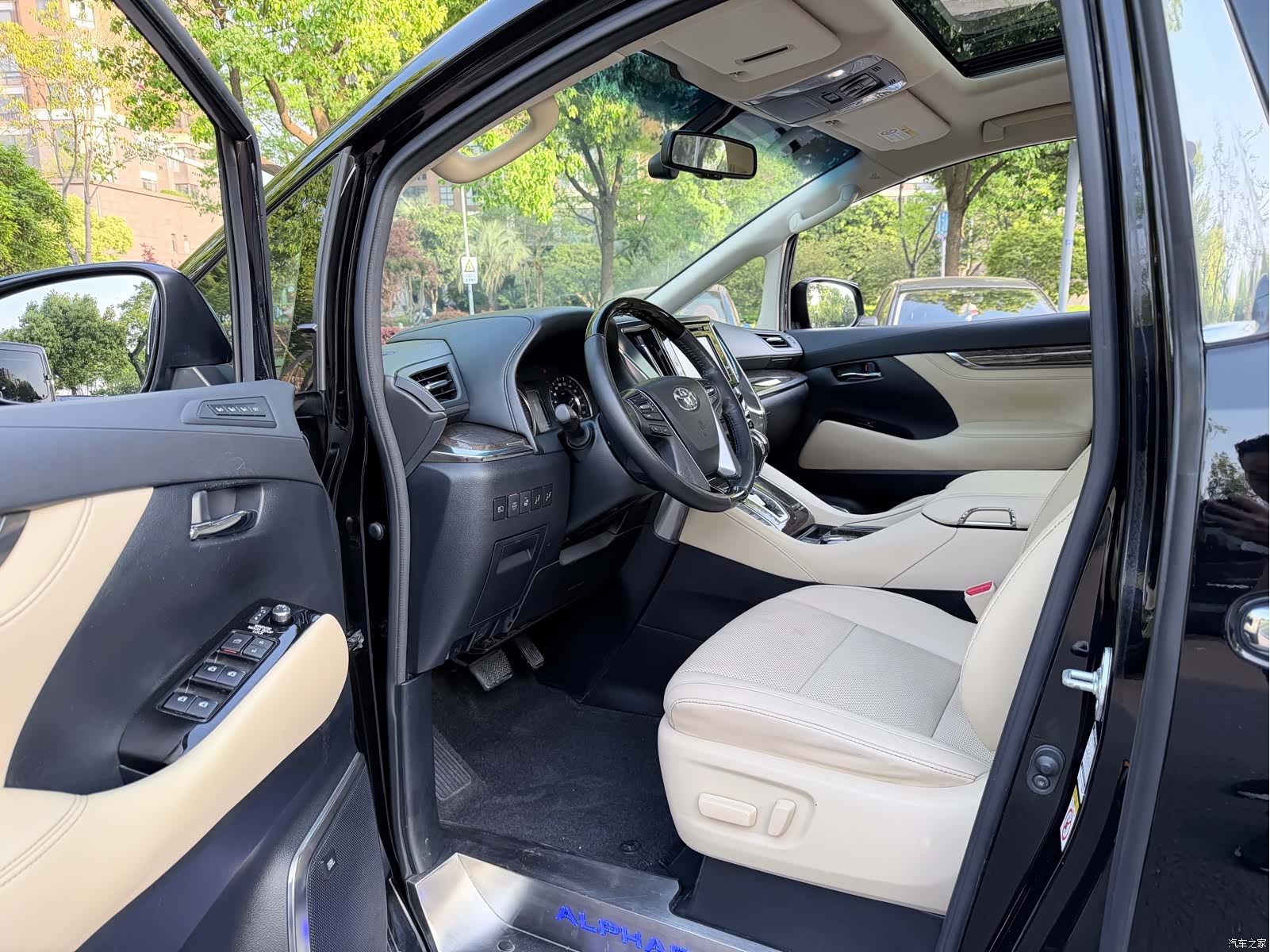 Toyota Alphard, 2019 8
