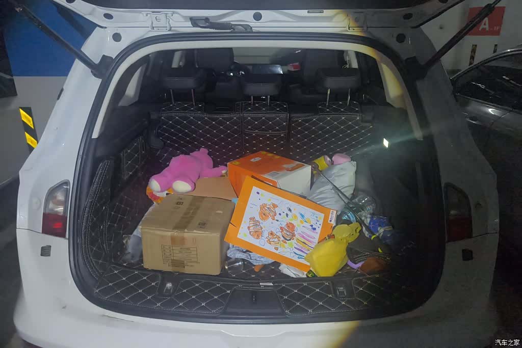 Wuling RS-5, 2019 4