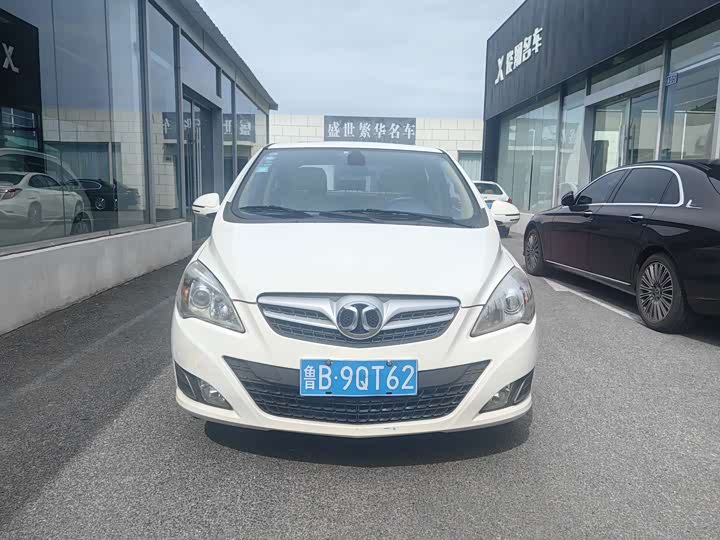 BAIC E xi lie 2013 san xiang 1.5L АКПП le shang ban