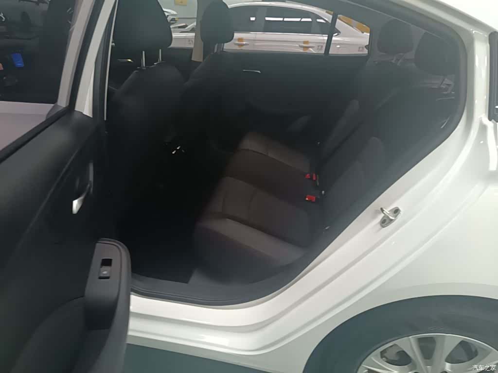 Roewe i5, 2025 17