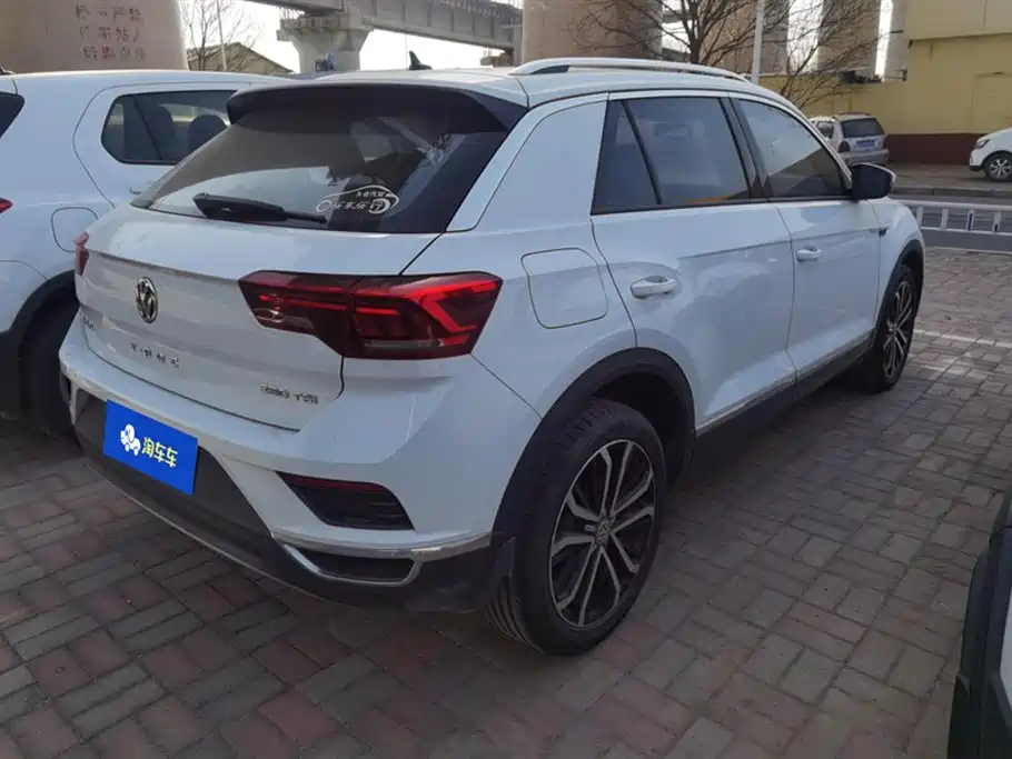 Volkswagen T-ROC exploring Songs