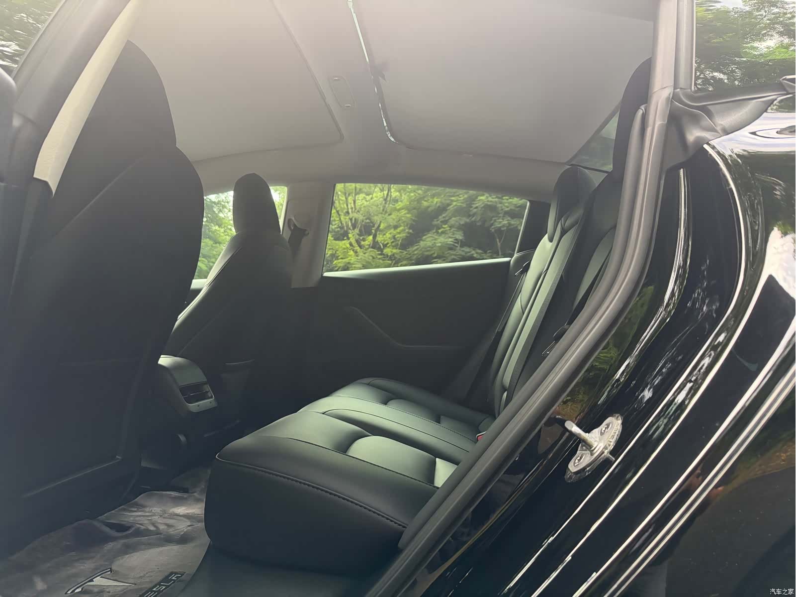 Tesla Model 3, 2023 10
