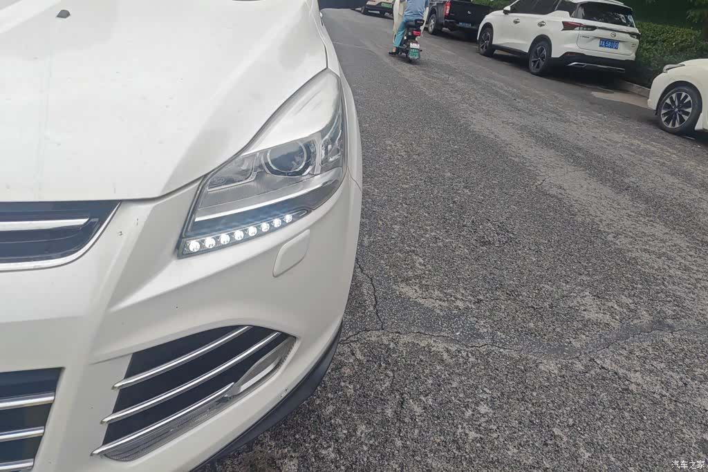 Ford Kuga, 2016 4