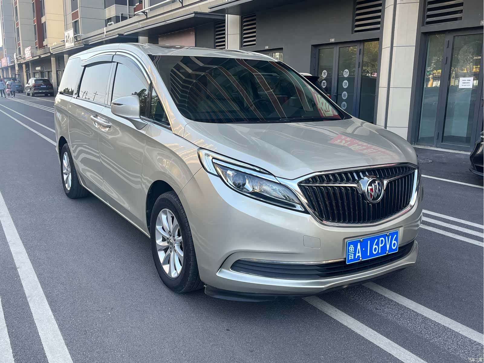 Buick GL8, 2019 3