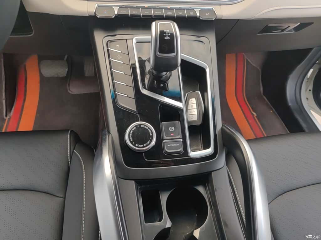 Geely Boyue, 2022 14