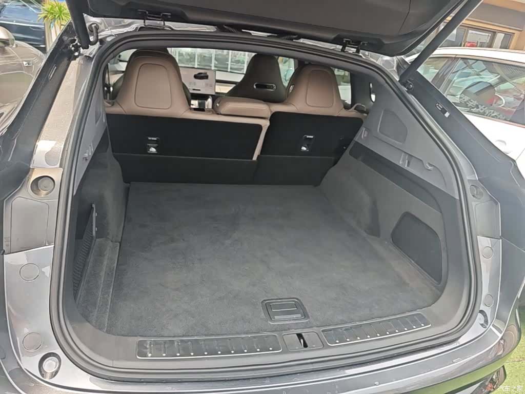 Luxeed R7, 2025 19