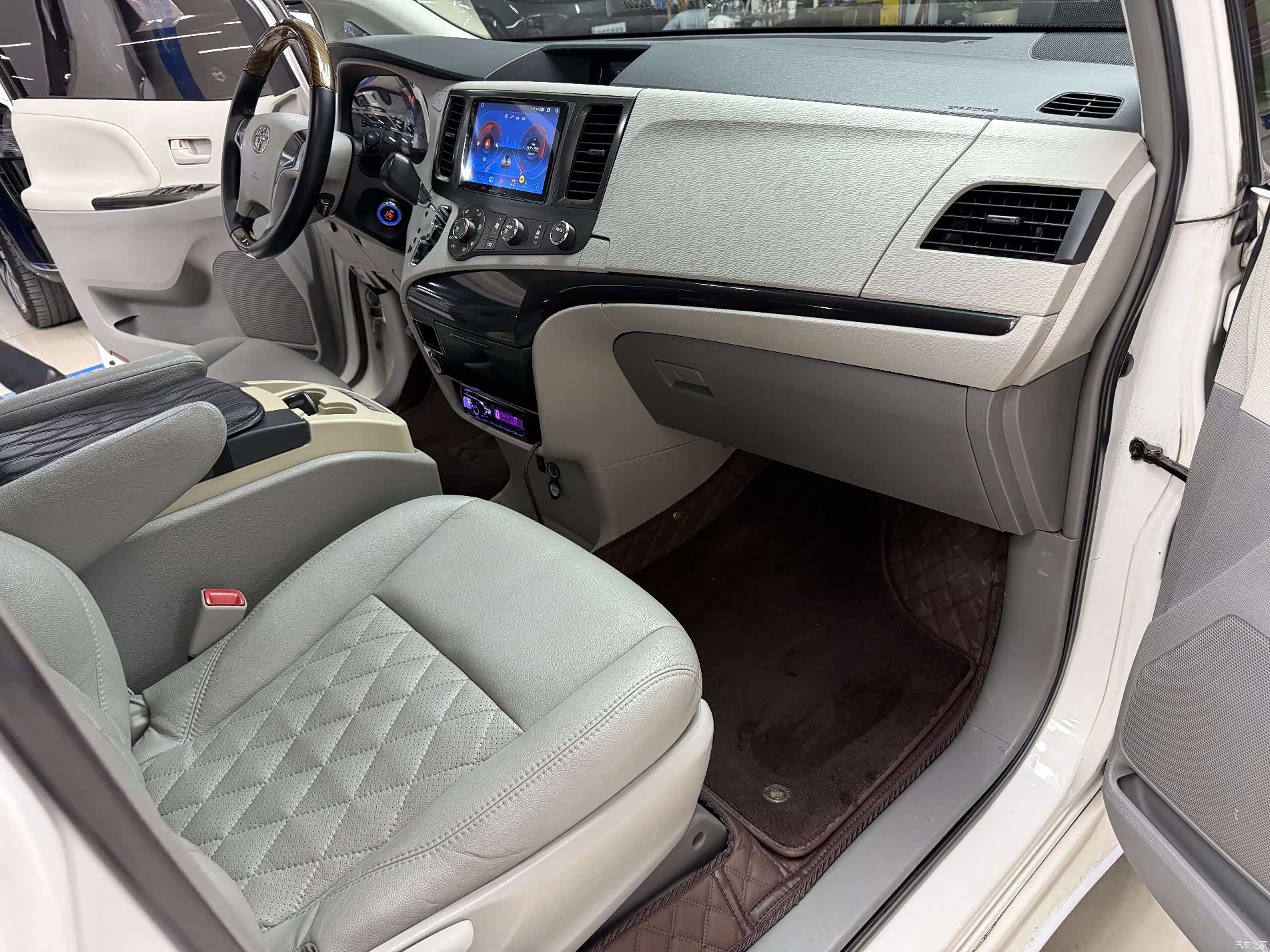 Toyota Sienna, 2015 13