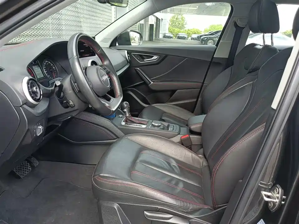 Audi Q2L Audi Q2L