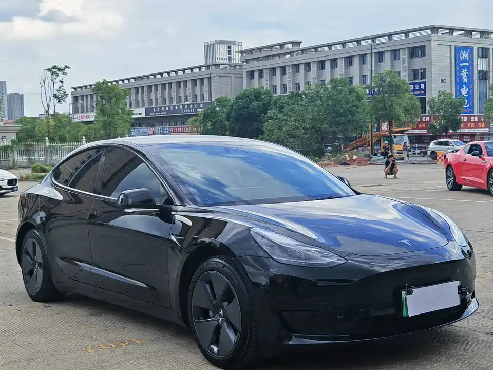 Tesla Model 3 Tesla Model 3
