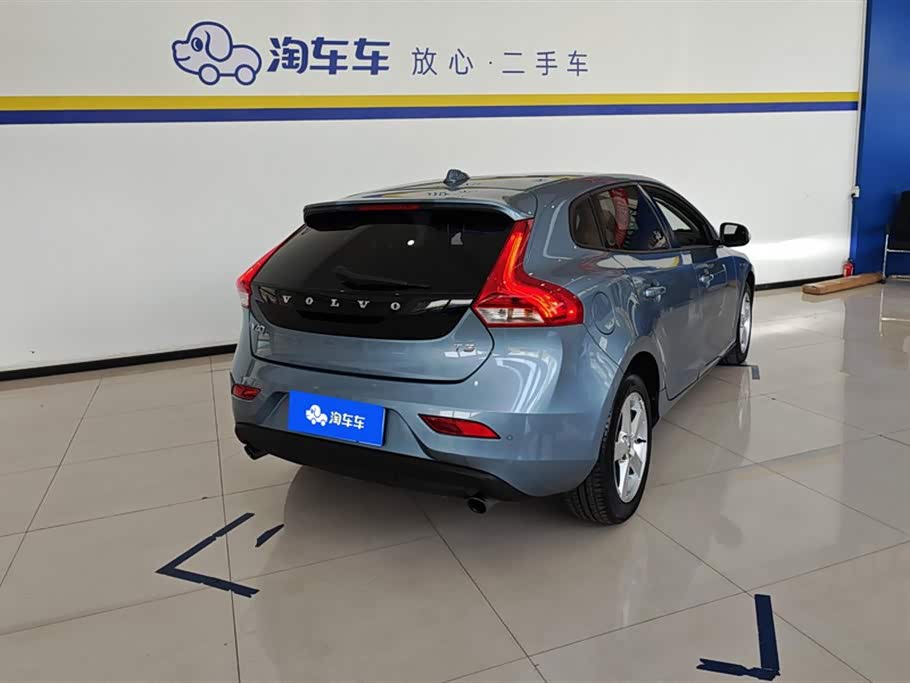 Volvo V40