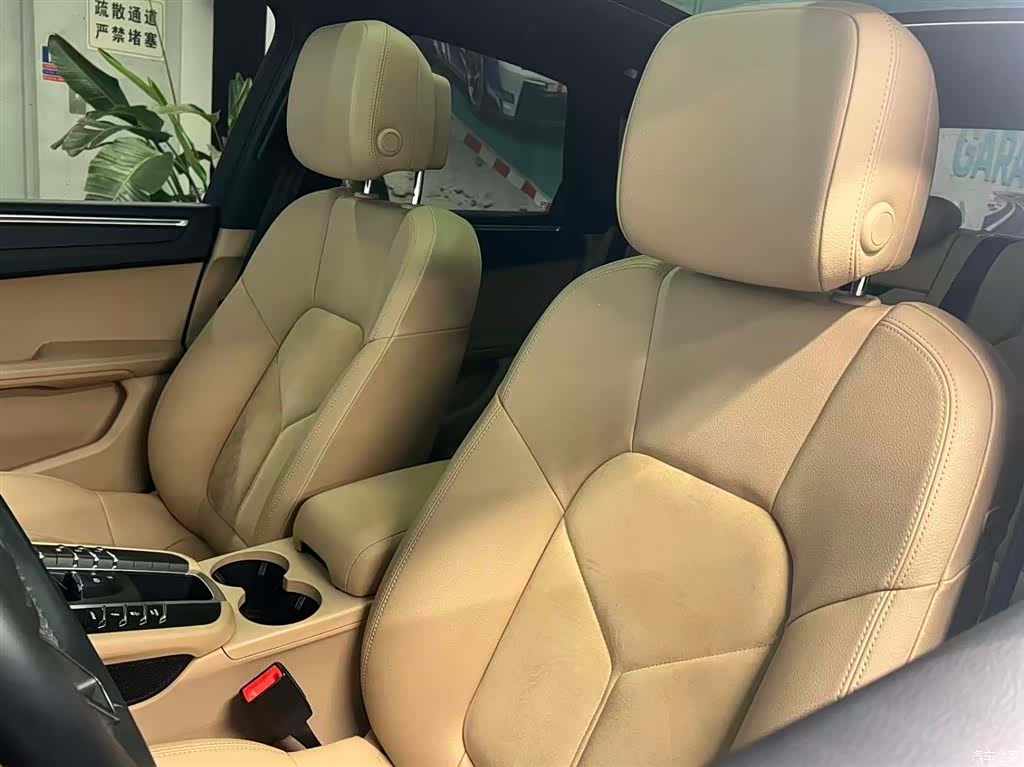 Porsche Macan, 2020 10