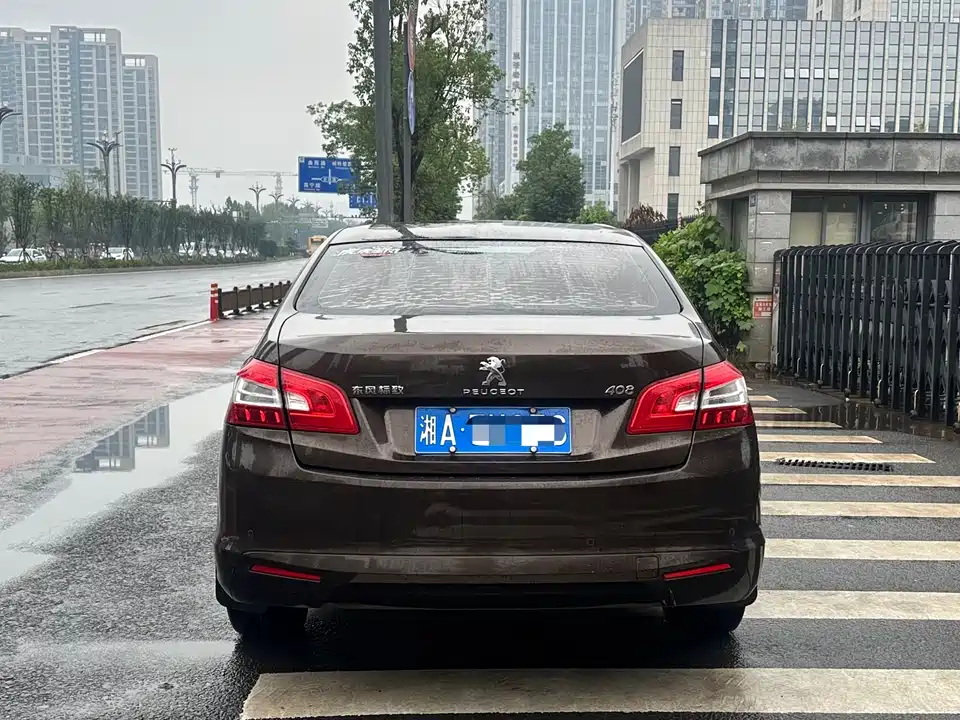Peugeot 408