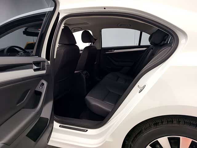 Volkswagen Sagitar 2017, фото 9