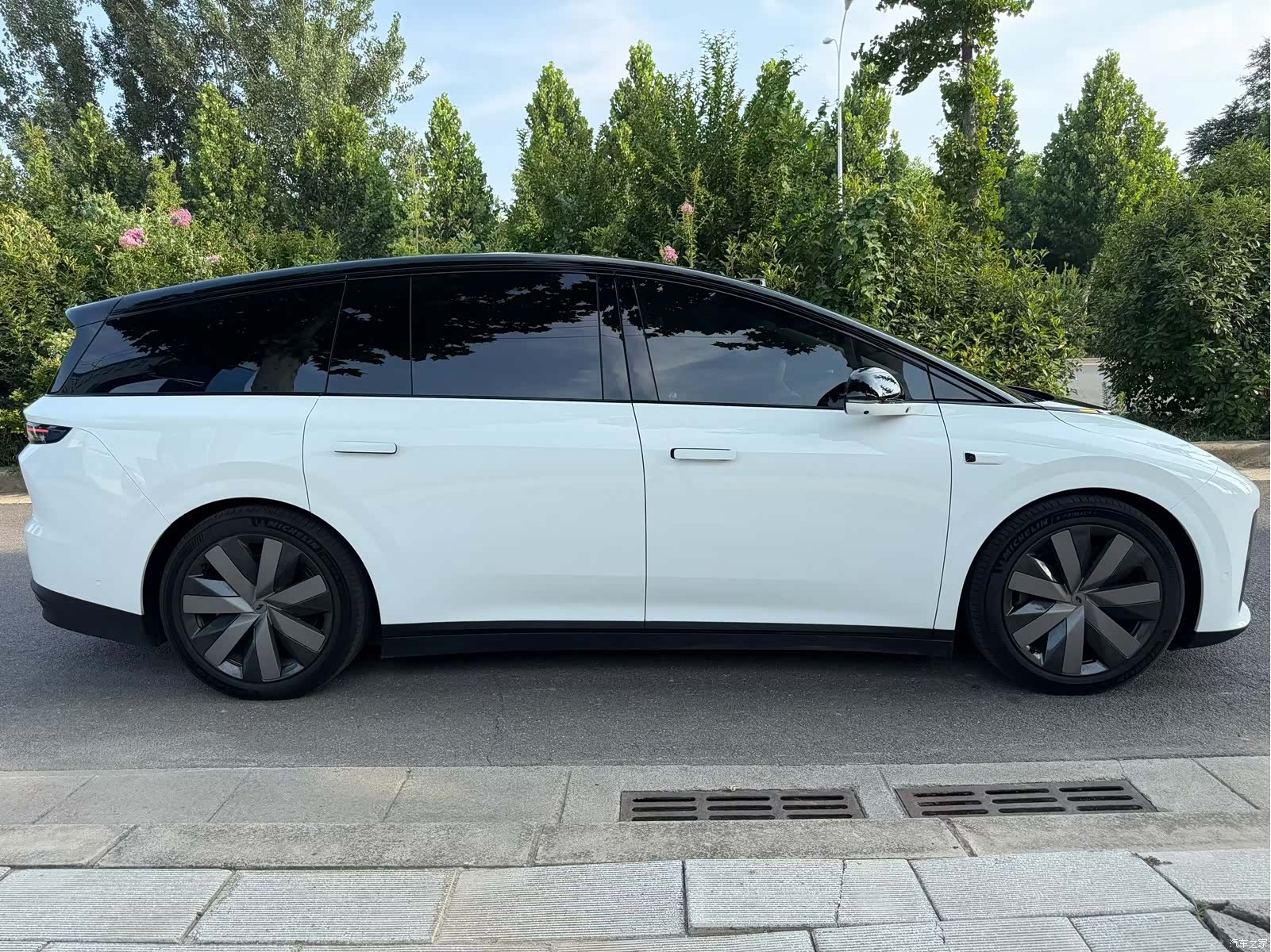 Li Auto i8, 2025 4
