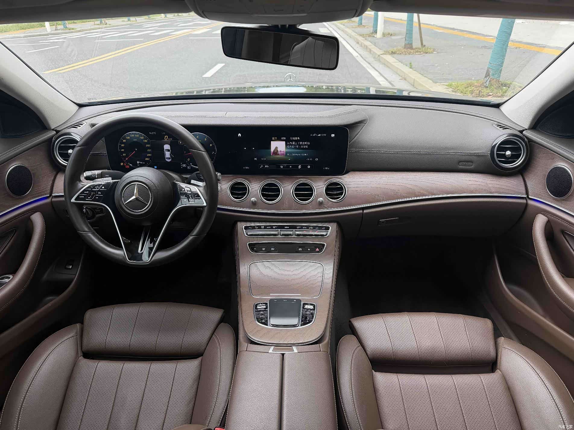 Mercedes-Benz E-Class, 2022 8