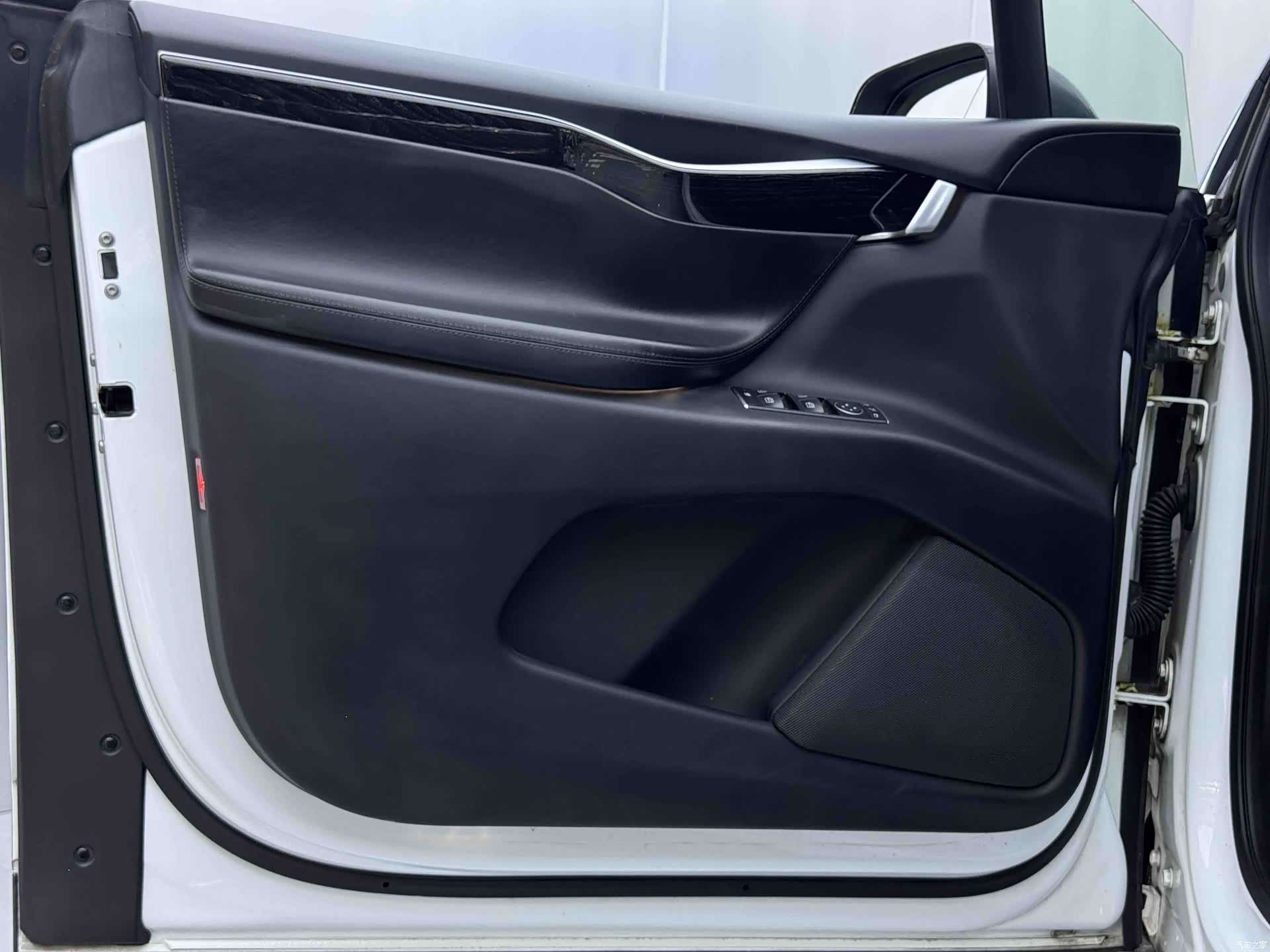 Tesla Model X, 2016 9