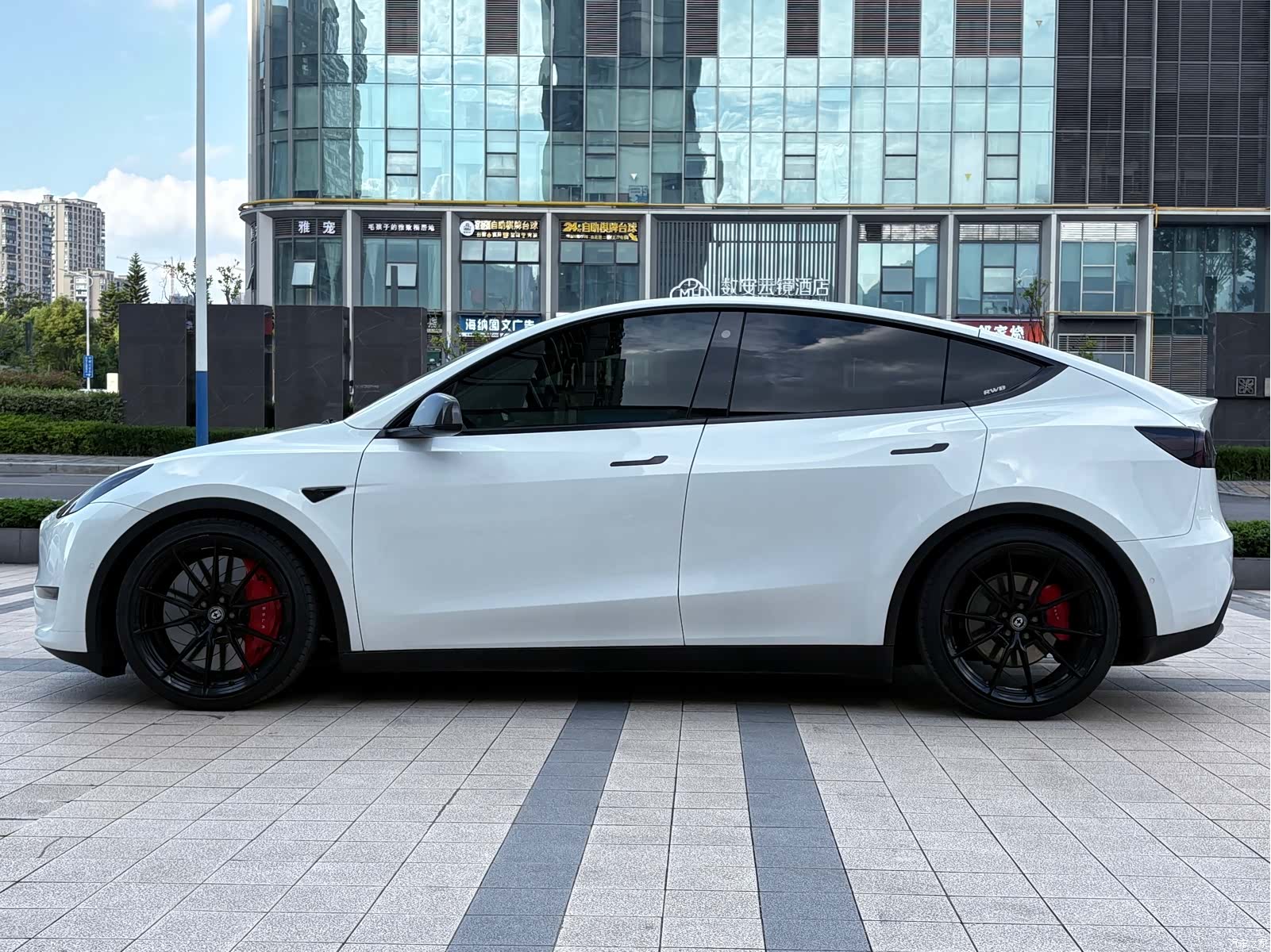 Tesla Model Y, 2022 2