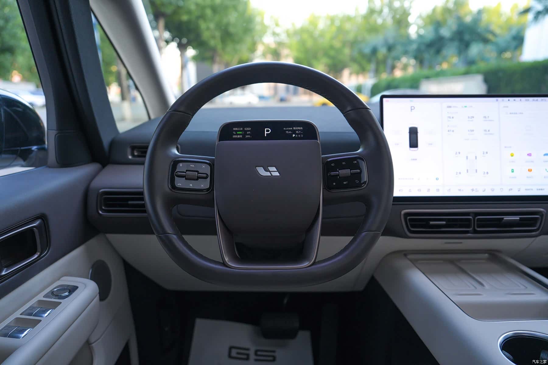Li Auto MEGA, 2024 18