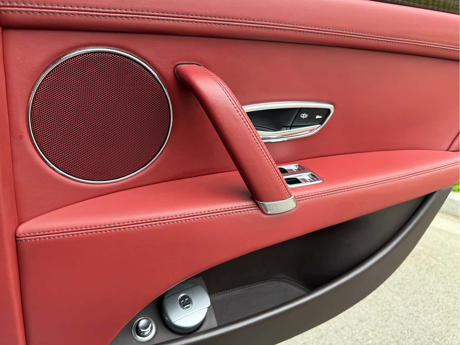Bentley Flying Spur, 2015 10