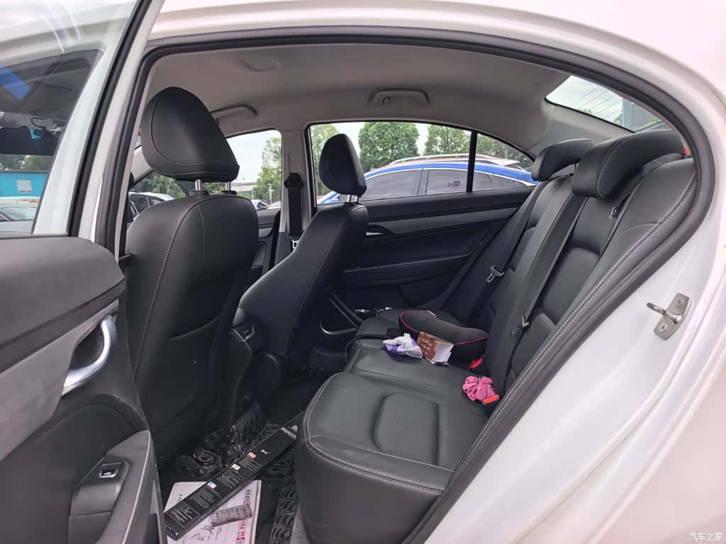 Geely Emgrand, 2021 8