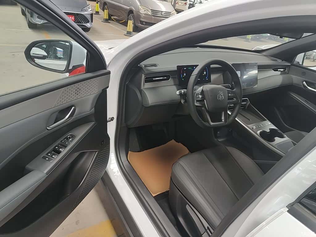 BYD Qin, 2026 16