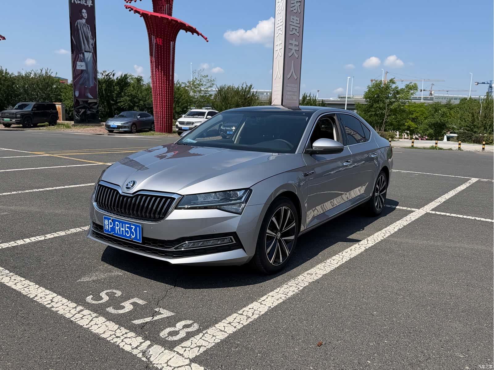 Skoda Superb, 2023 1