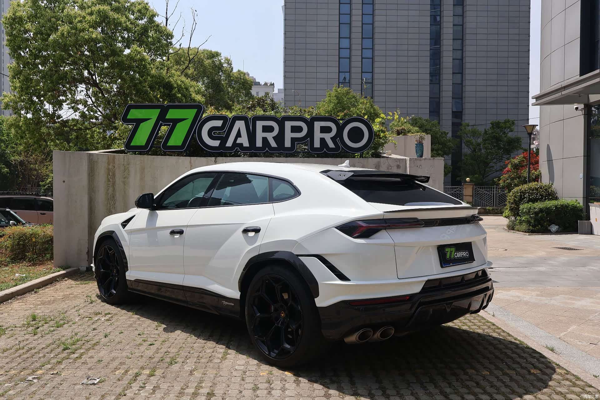 Lamborghini Urus, 2023 11