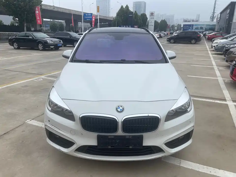 BMW 2 series station wagon