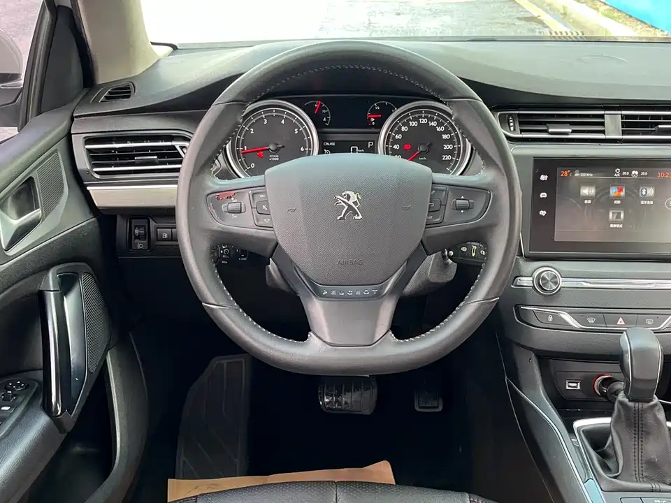 Peugeot 408