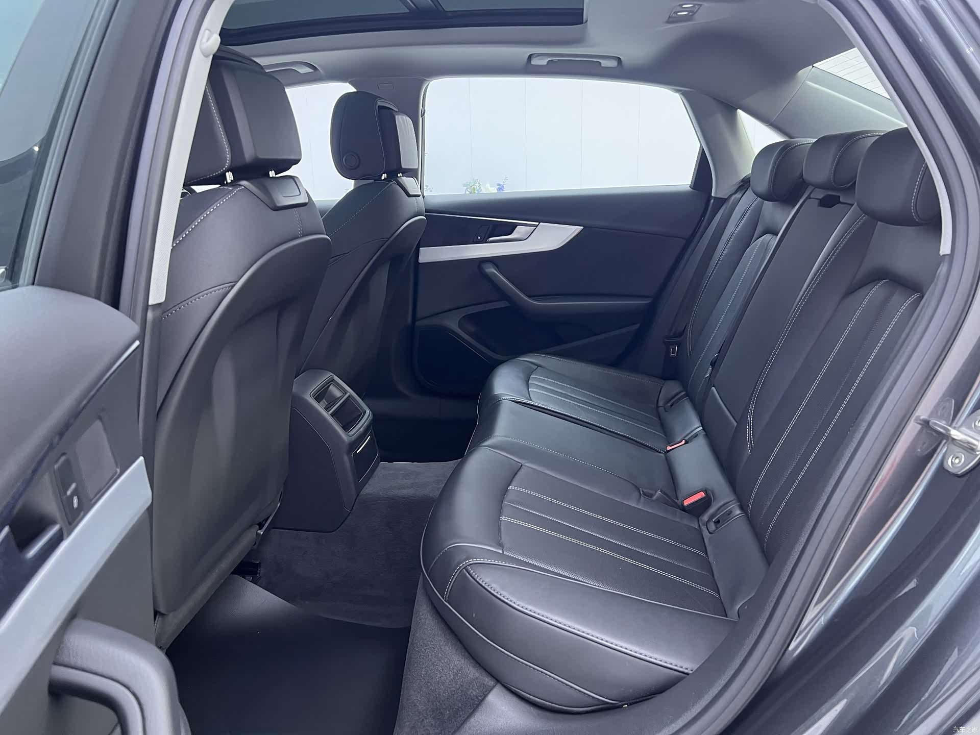 Audi A4L, 2022 8