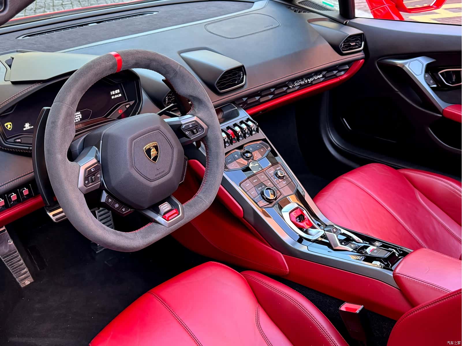 Lamborghini Huracán, 2018 все фото