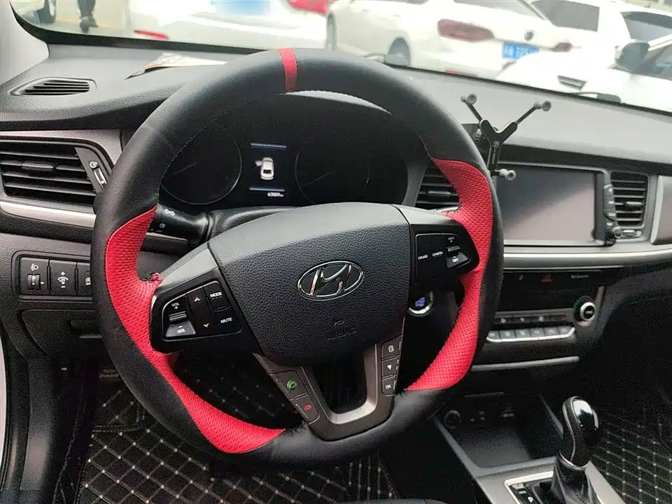 Hyundai Name picture