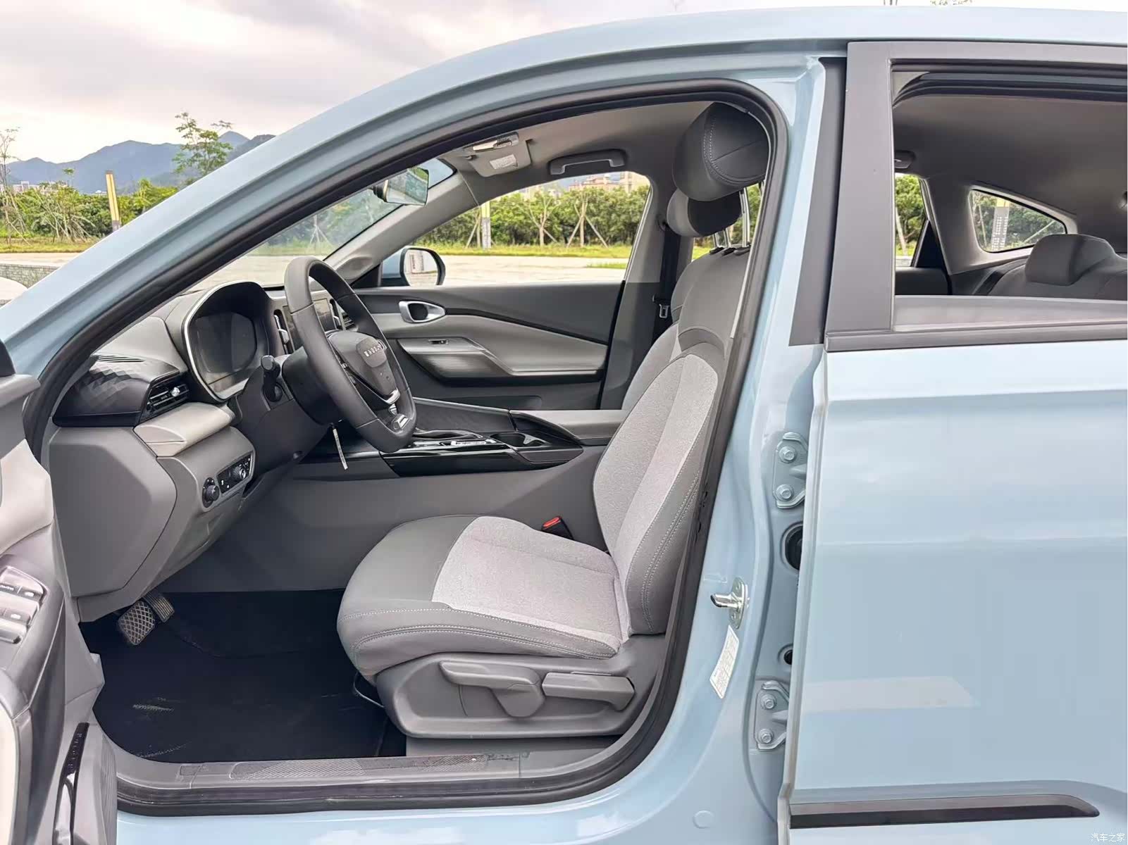 Wuling RC-5, 2021 23