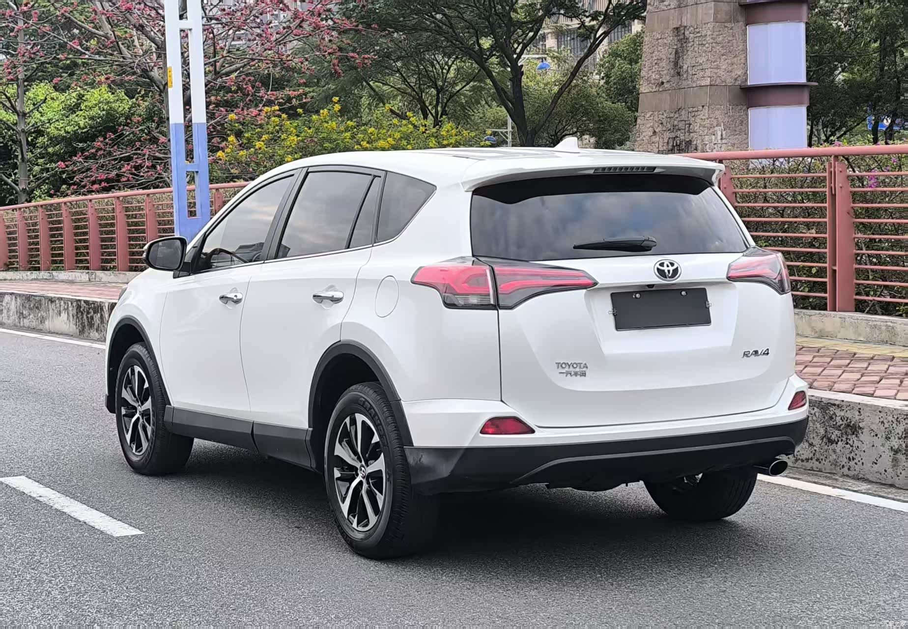 Toyota RAV4, 2017 6