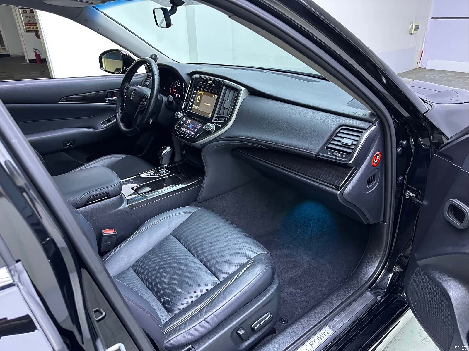 Toyota Crown, 2017 13