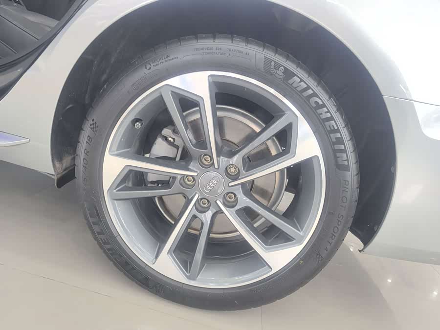 Audi A4L 2022, фото 15