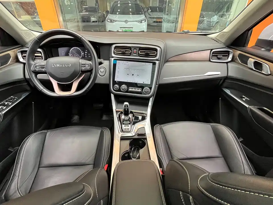 Lynk & Co 01