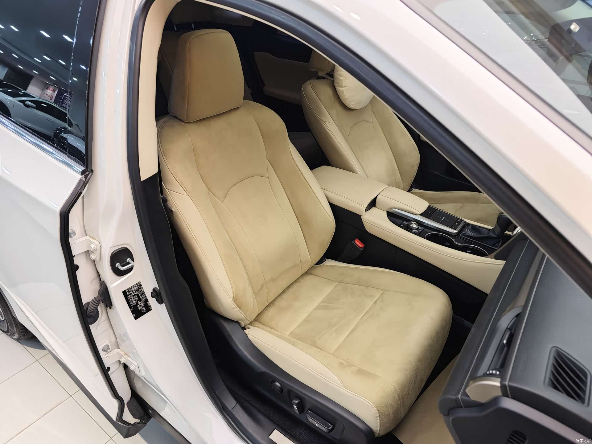 Lexus RX, 2022 36