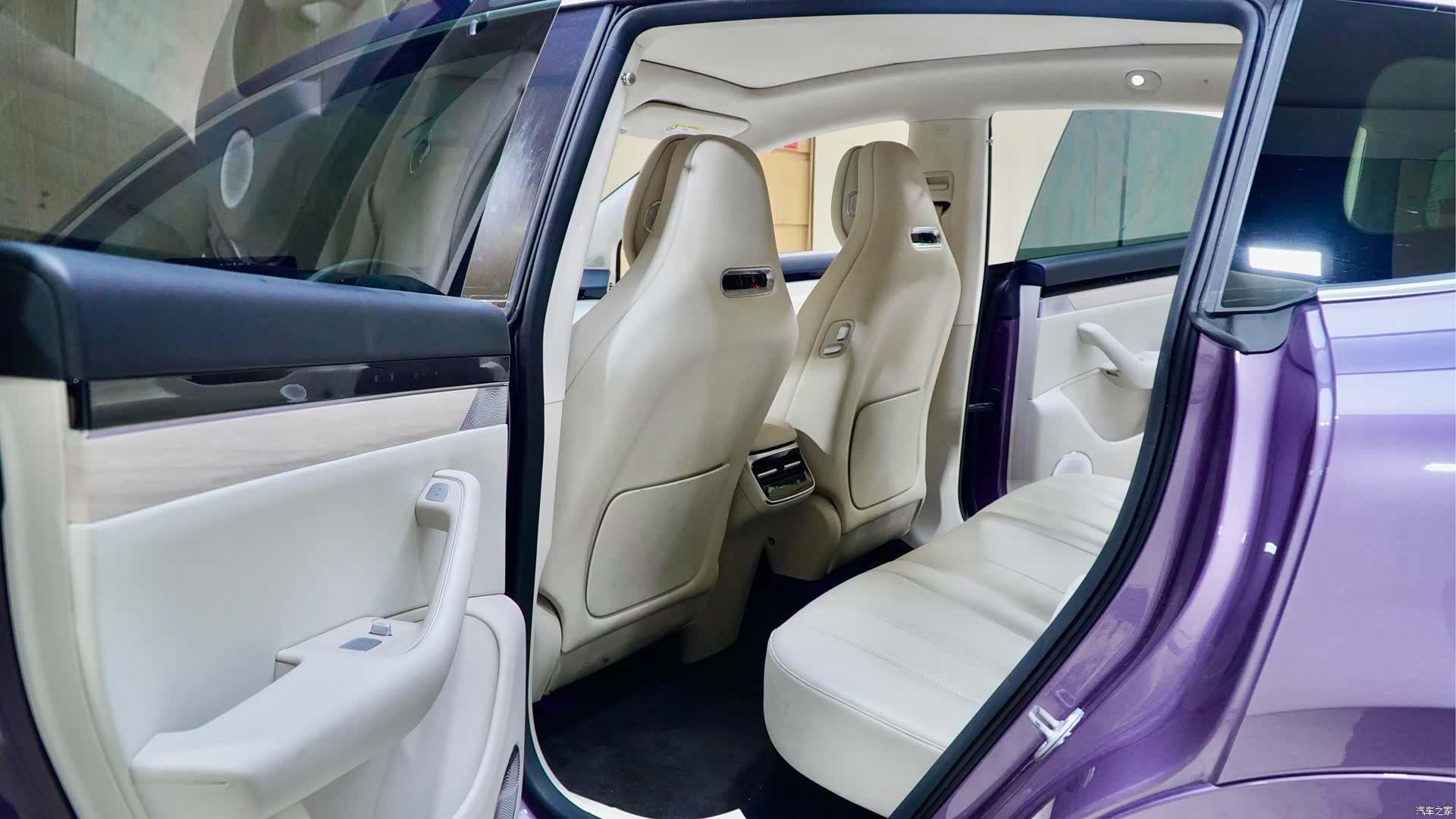Luxeed R7, 2025 7
