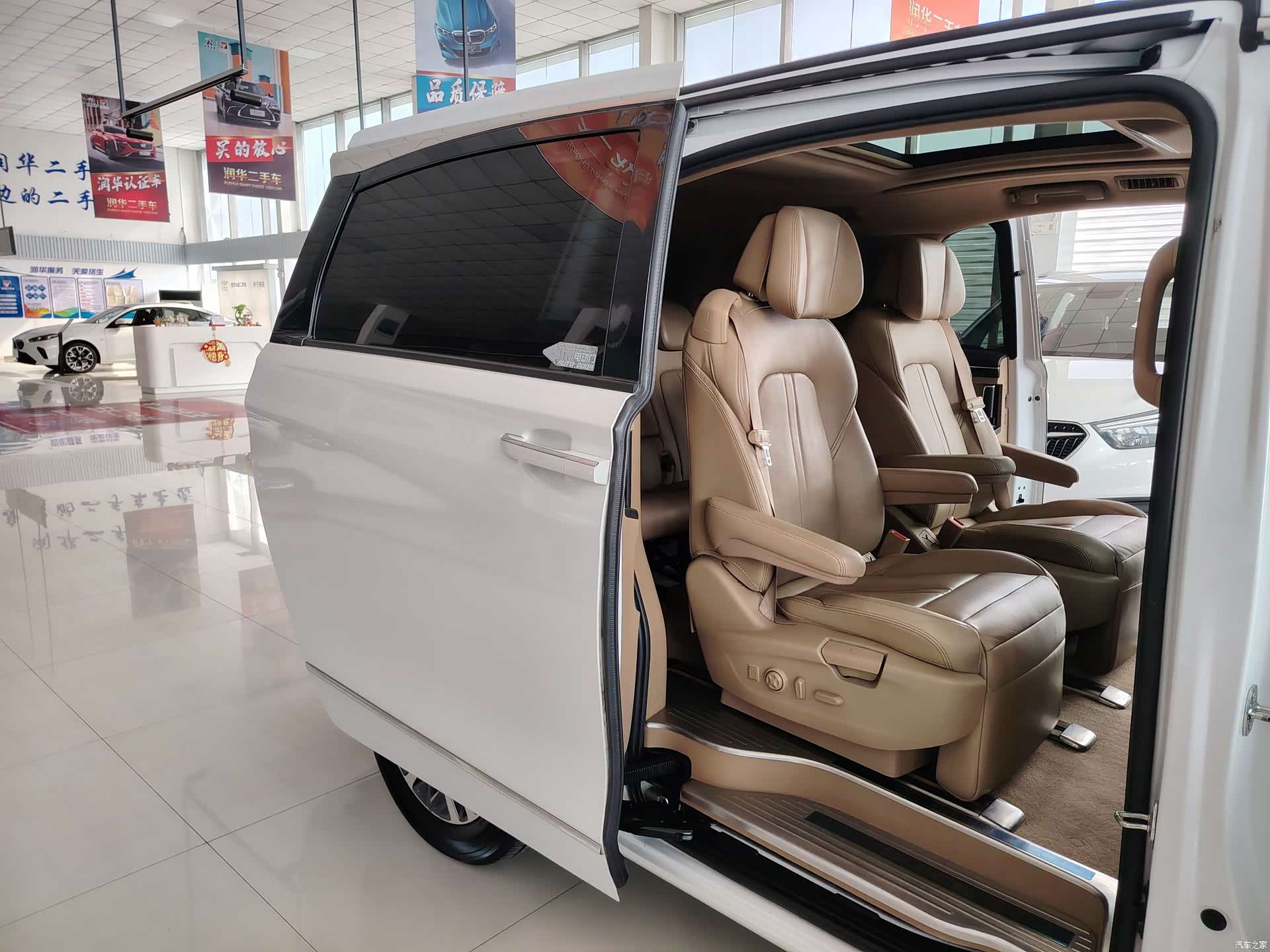 Buick GL8, 2018 все фото