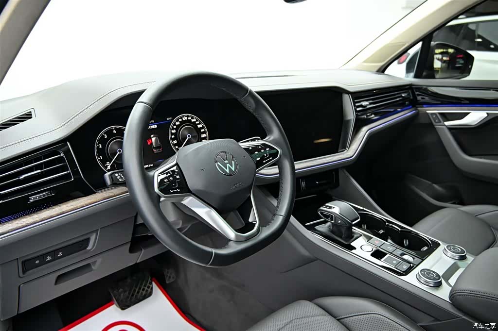 Volkswagen Touareg, 2025 14