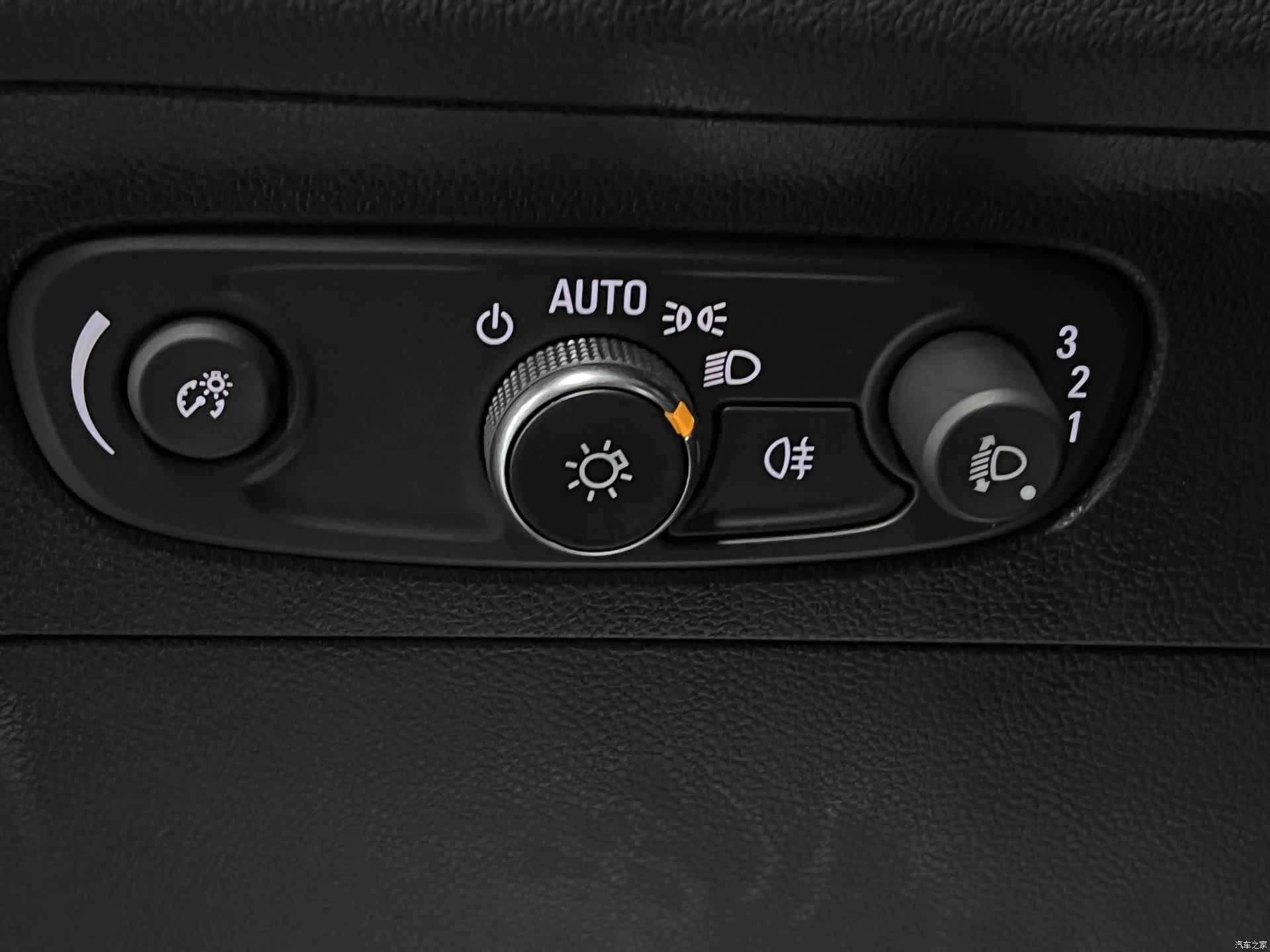 Buick Envision Plus, 2021 35