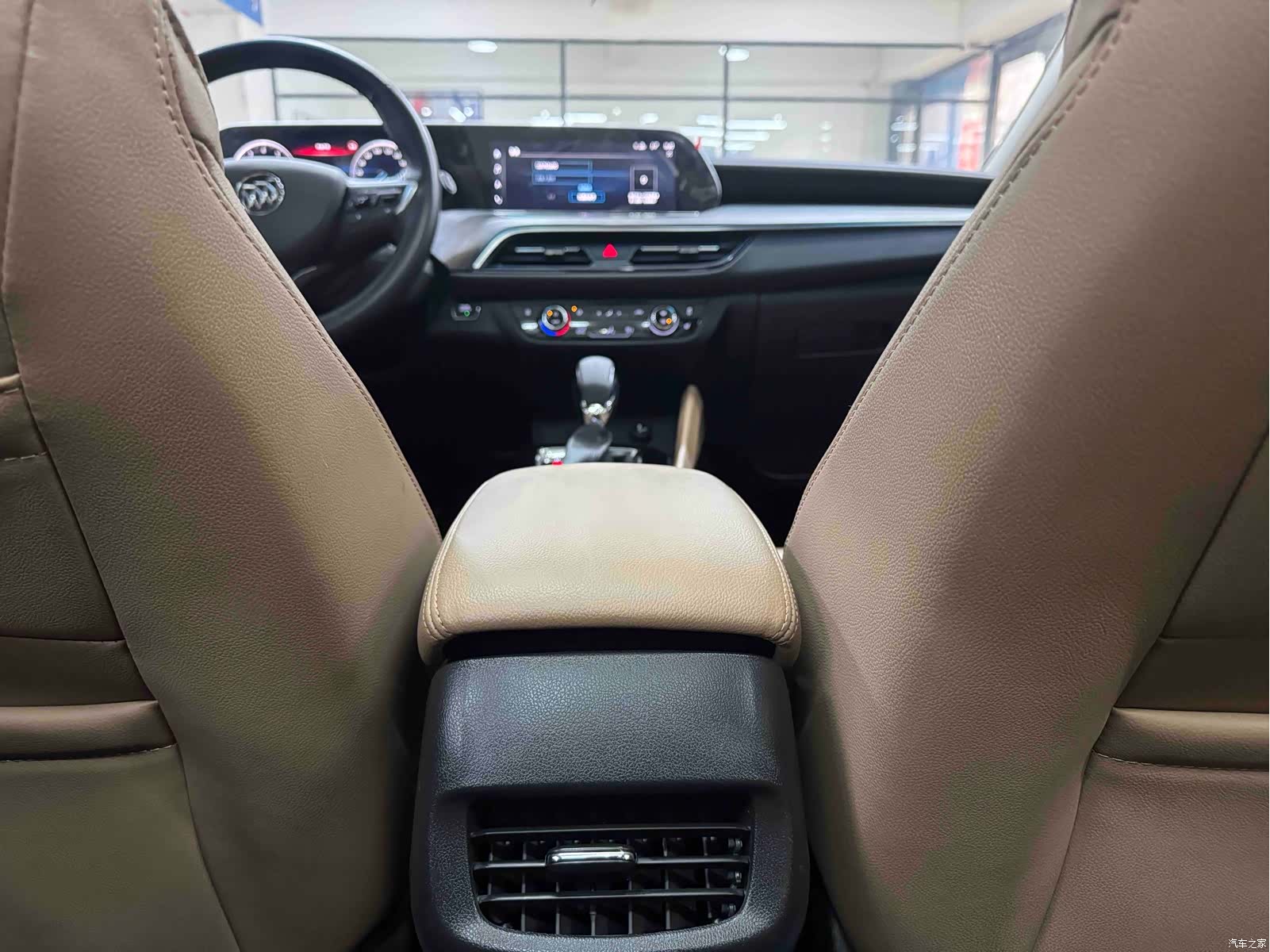 Buick GL6, 2022 18