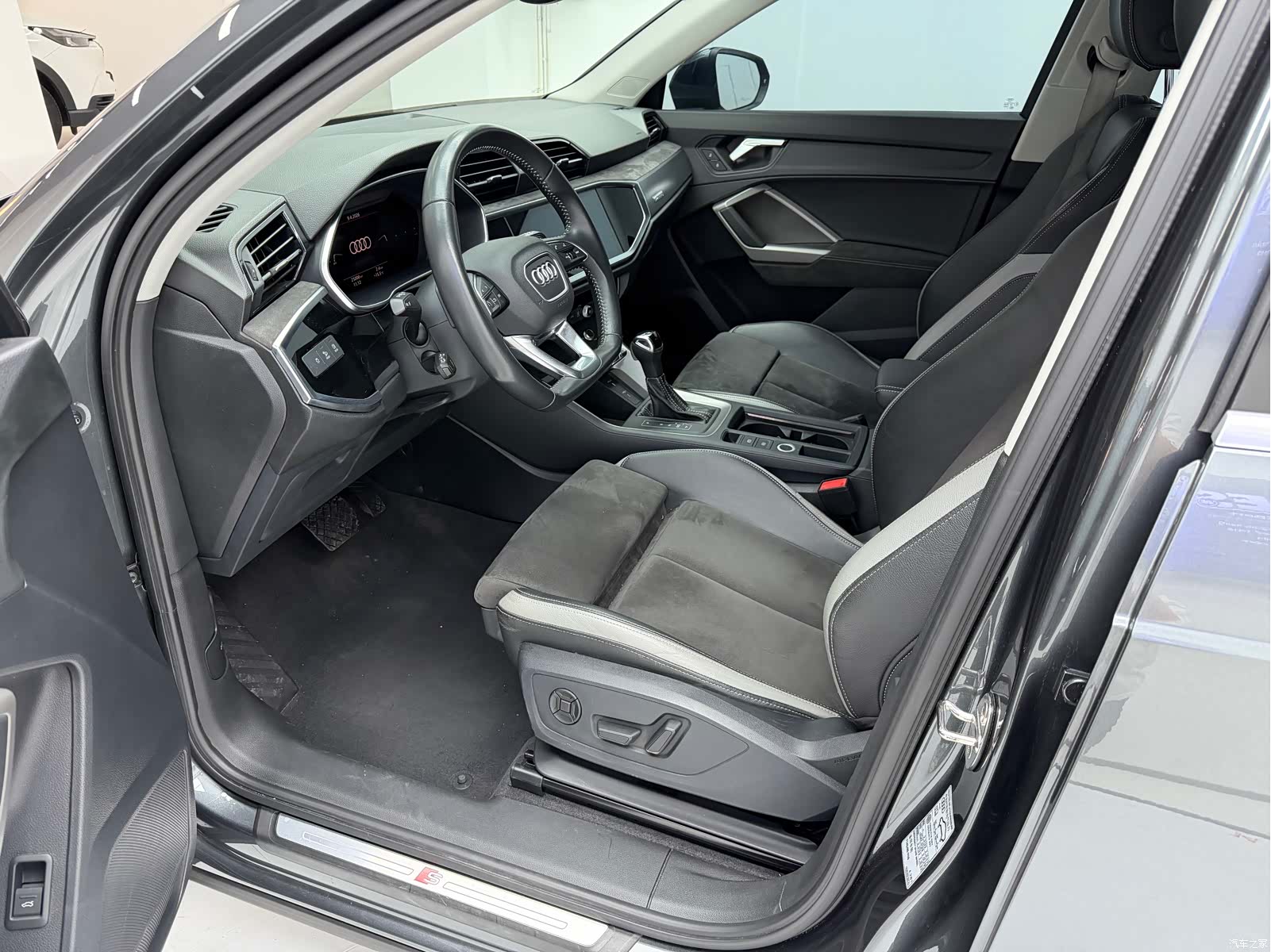 Audi Q3, 2022 12